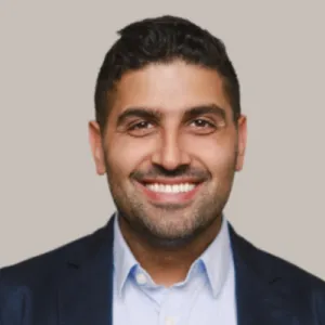 Omid Akhavan
